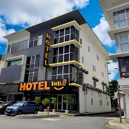 Smile Hotel C180 Cheras Selatan Экстерьер фото