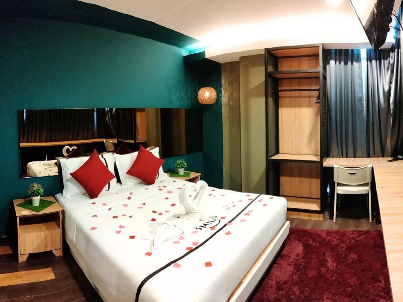 Smile Hotel C180 Cheras Selatan Экстерьер фото